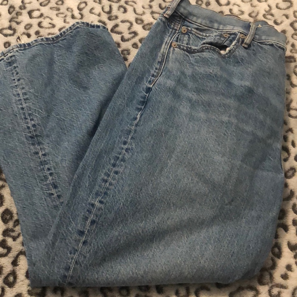 American Eagle - 90’s flare jeans
